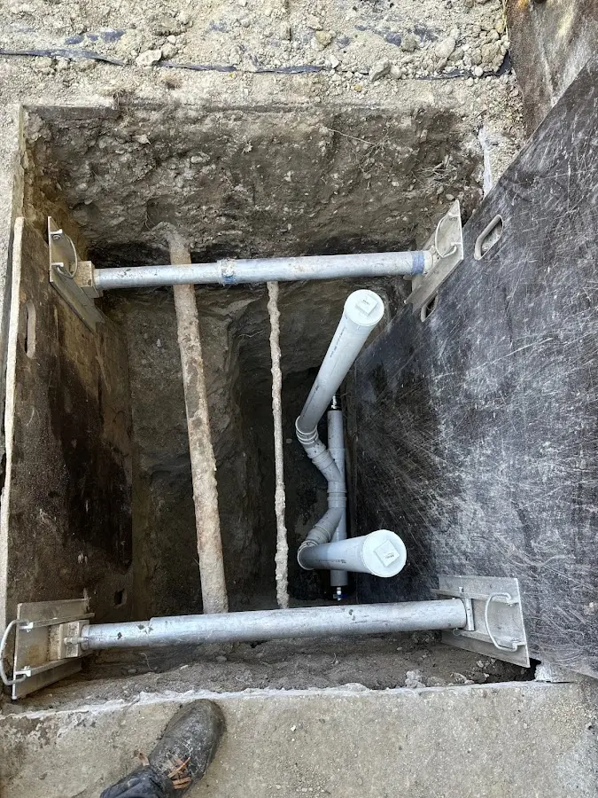 Experienced plumber completing Drain Cleaning work in Middletown